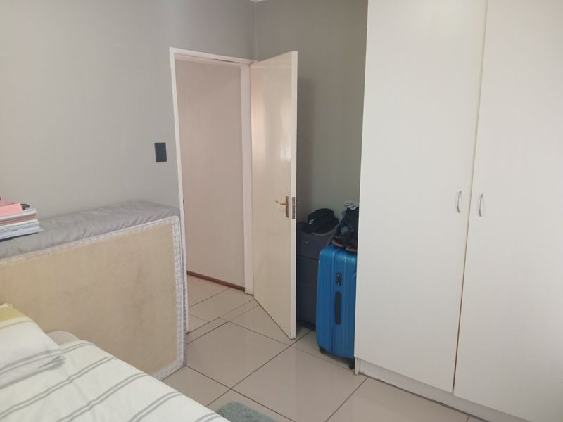Newly renovated 2 bedroom 1 bathroom apartment is available for rent in Benoni. - Photo 9