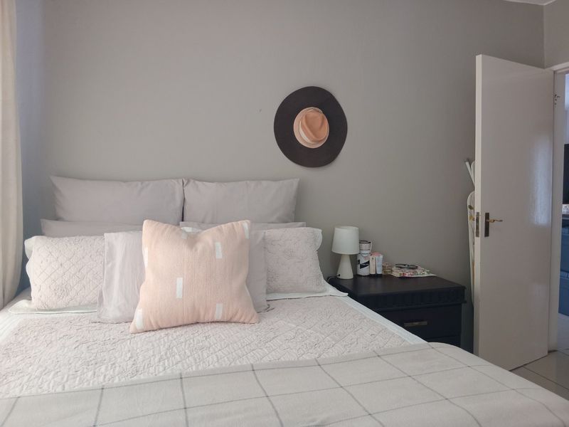 Newly renovated 2 bedroom 1 bathroom apartment is available for rent in Benoni. - Photo 6