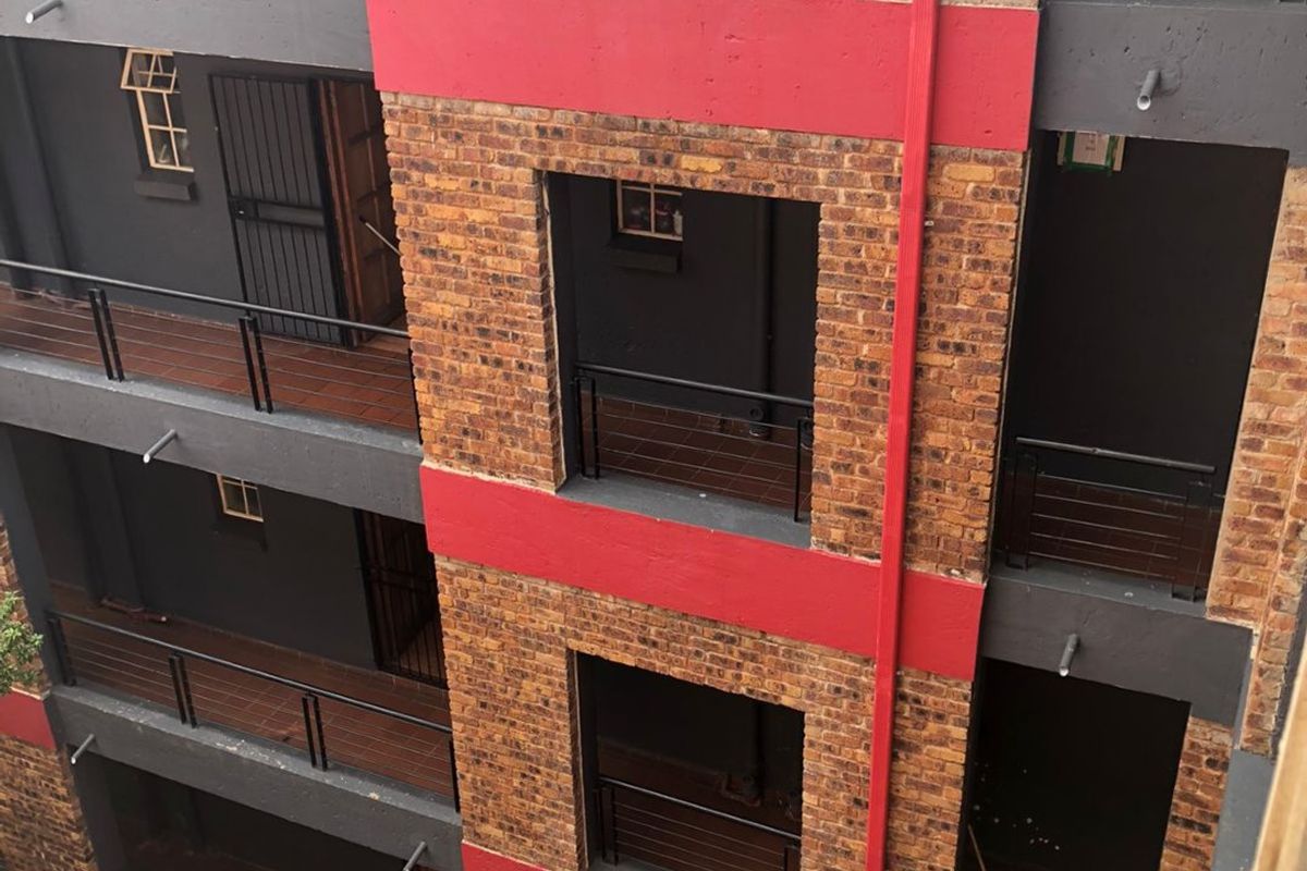 Charming 1 Bedroom Apartment for Sale in Ravenswood Boksburg - Photo 2