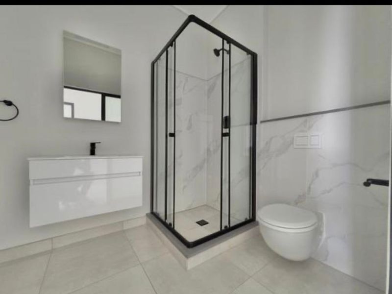 3 Bed 2 Bath Ground Floor For Rent - Photo 8