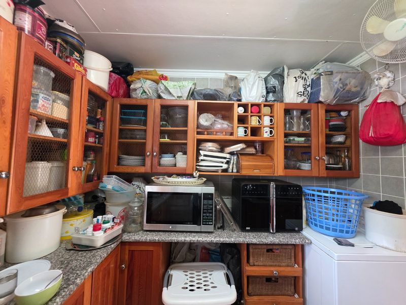 Charming Hartbeespoort Farm with Pool, Loft area and Flatlet - Photo 10