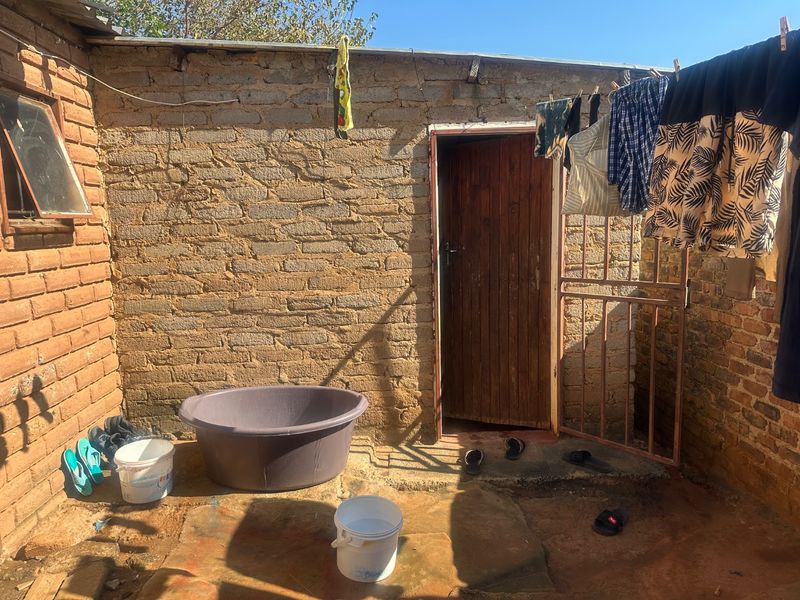 8 Bedroom House for Sale in Cosmo City  - Photo 5