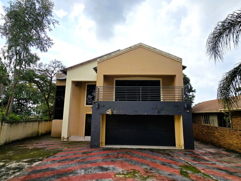 Spacious 4-Bedroom Fixer-Upper Opportunity in Rayton – Endless Potential for Renovators & Investors! - Photo 10