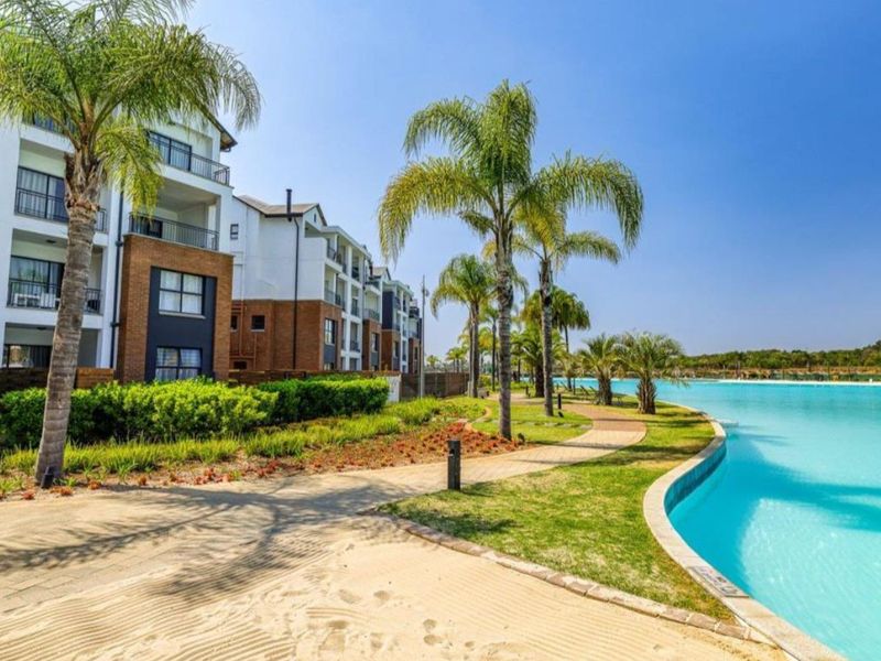 THREE BEDROOMS AND TWO BATHROOMS - Photo 4