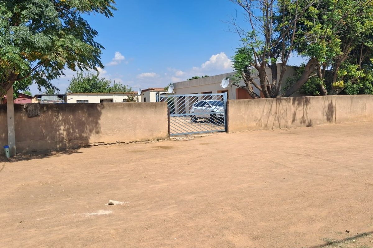 Investment Opportunity in Mabopane Unit A (Bokonhout) - Photo 3