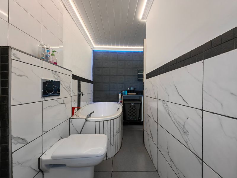 Safe, secure & central - Photo 4