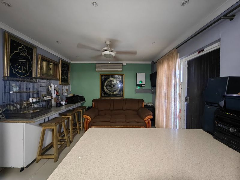 Safe, secure & central - Photo 9