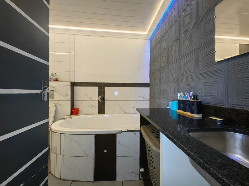 Safe, secure & central - Photo 6