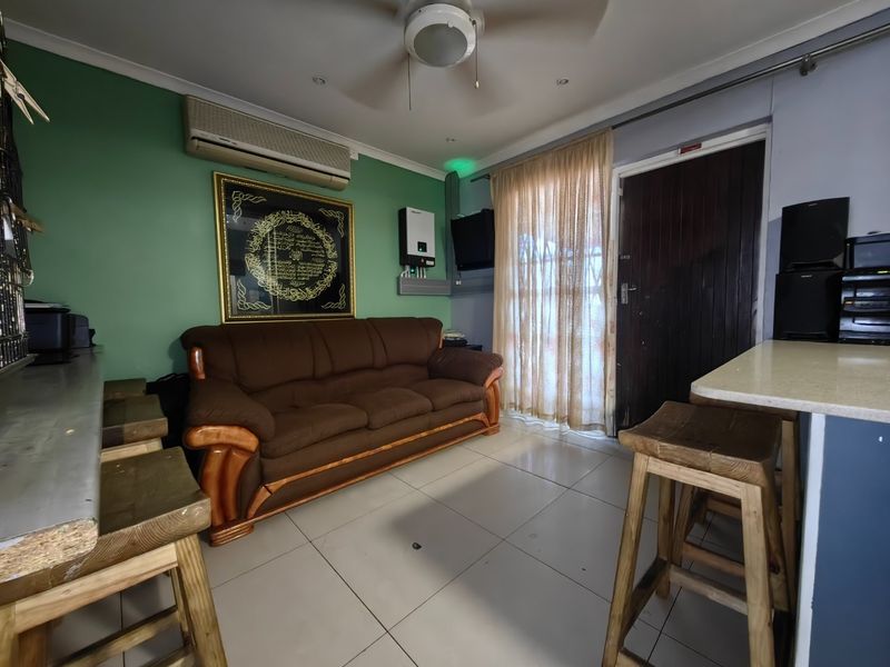 Safe, secure & central - Photo 7