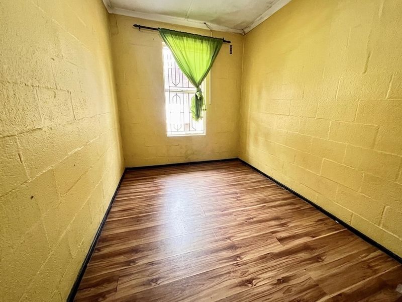 This property awaits to become someone's new or first home - Photo 8