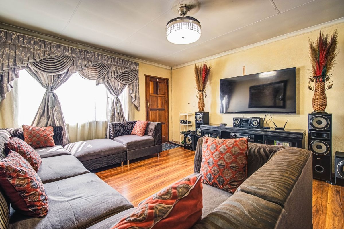 Your Dream Home Awaits! - Photo 4