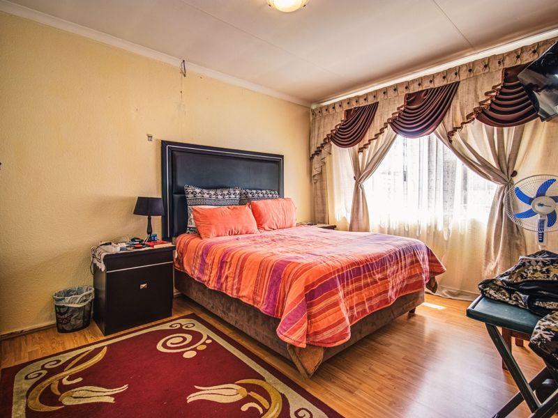 Your Dream Home Awaits! - Photo 9