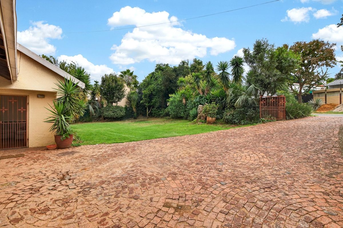 Secure the Location, Shape the Home! - Photo 4