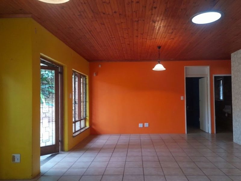 SPACIOUS FAMILY HOME. - Photo 10
