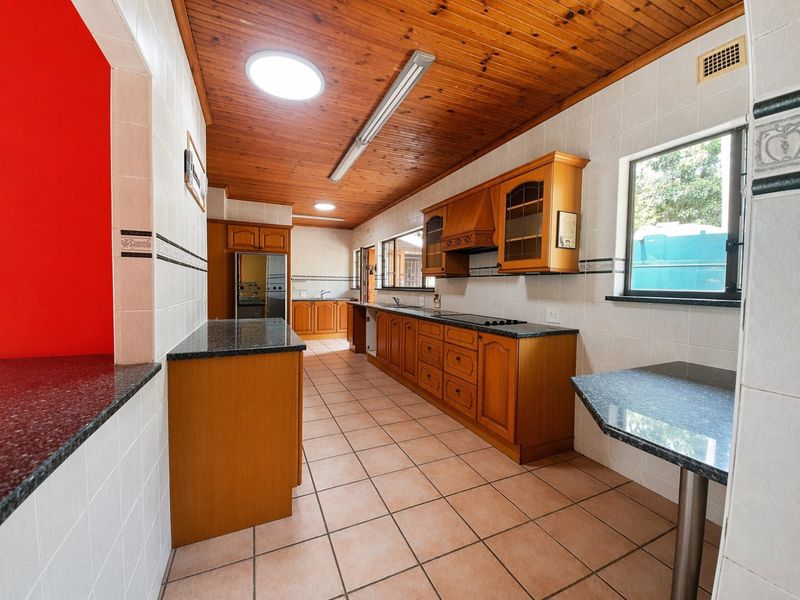 SPACIOUS FAMILY HOME. - Photo 7