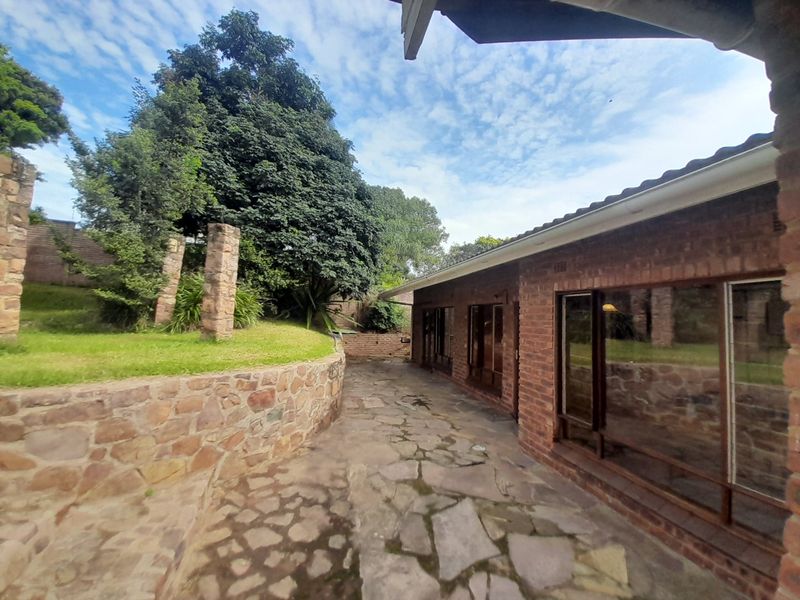 SPACIOUS FAMILY HOME. - Photo 6