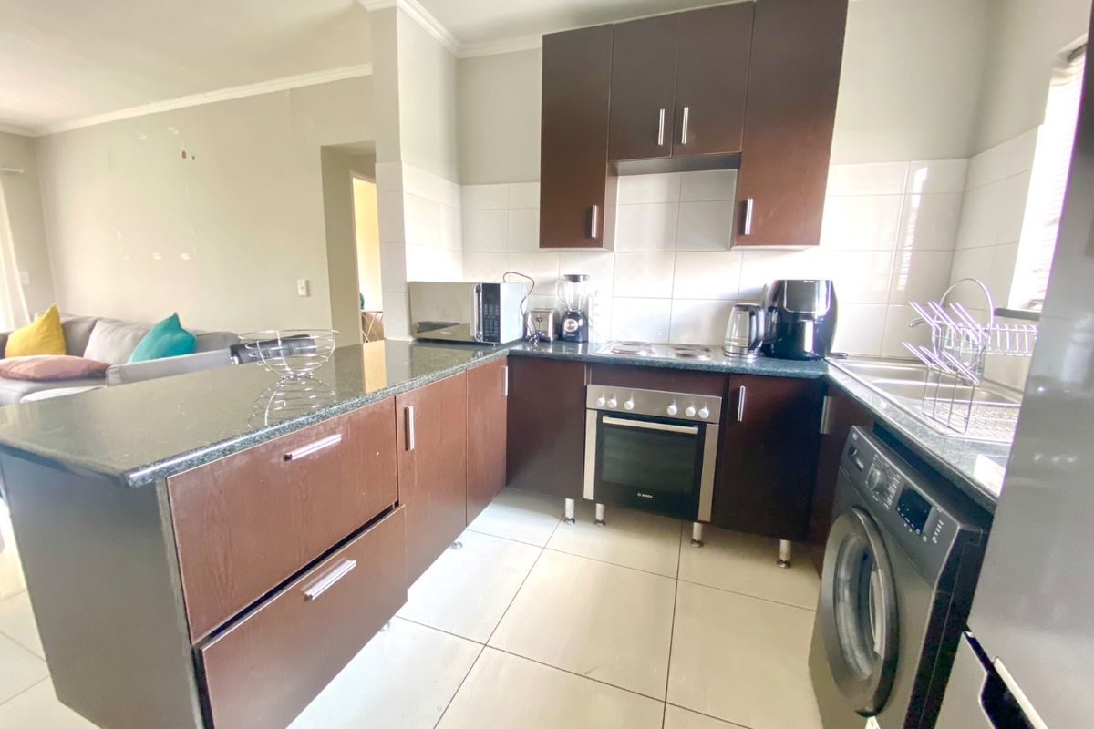 2 Bedroom 2 Bathroom Apartment for sale - Photo 2