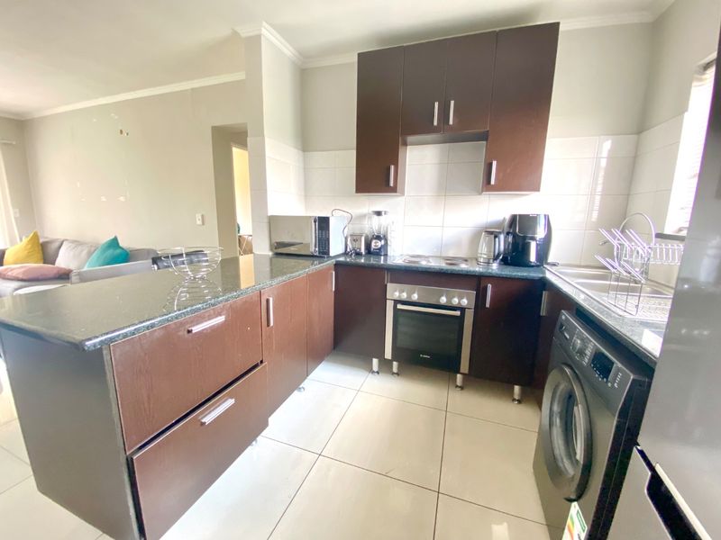 2 Bedroom 2 Bathroom Apartment for sale - Photo 2