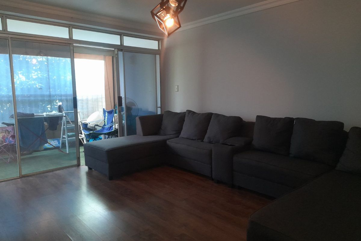 Perfect Starter Home Pet Friendly Ground floor Apartment - Photo 2