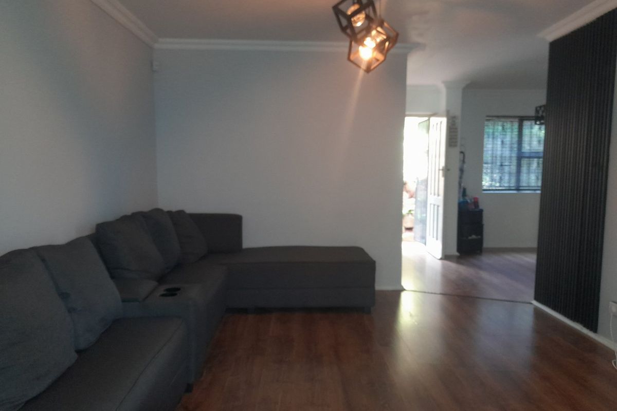 Perfect Starter Home Pet Friendly Ground floor Apartment - Photo 4