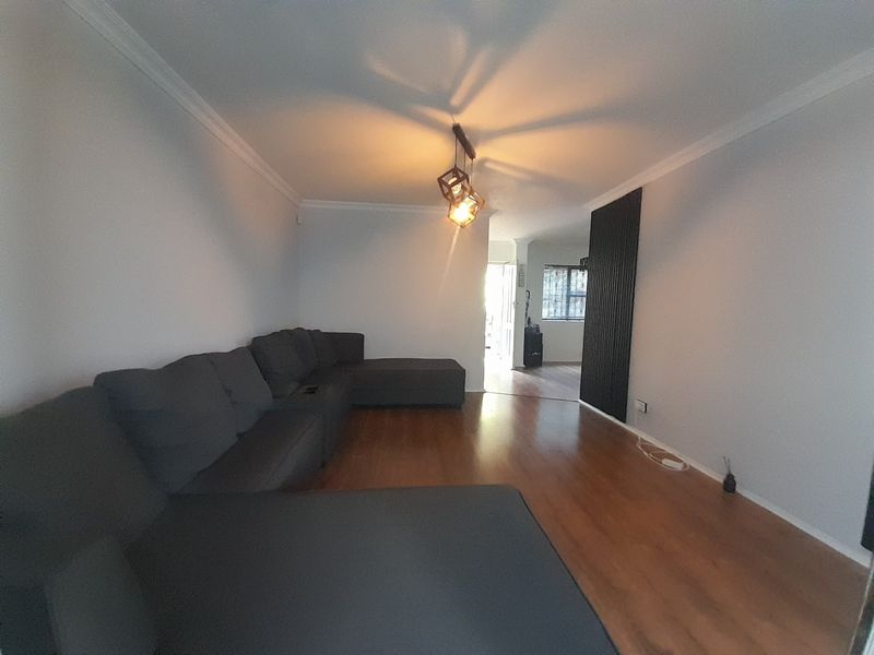 Perfect Starter Home Pet Friendly Ground floor Apartment - Photo 5