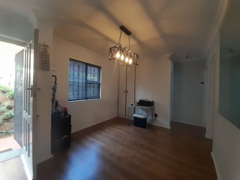 Perfect Starter Home Pet Friendly Ground floor Apartment - Photo 8