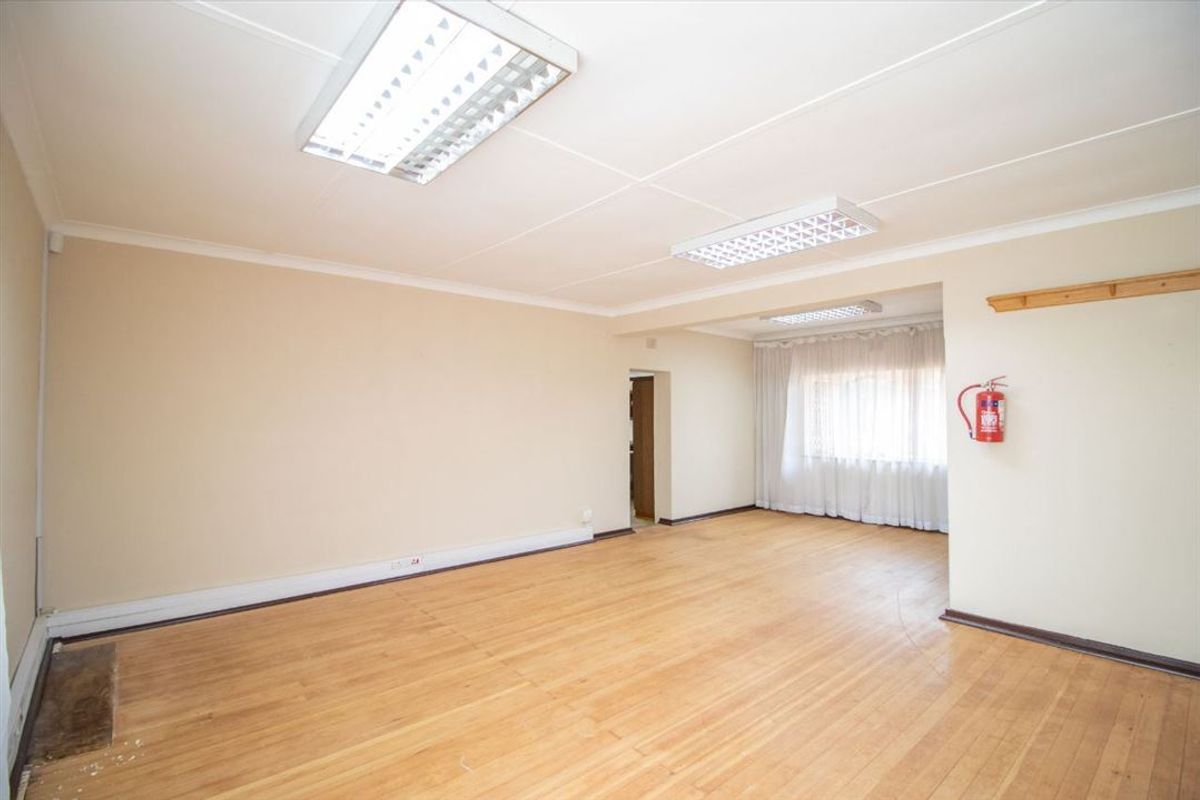 Spacious Family Home with Granny Flat - Photo 3