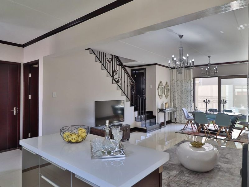 3 Bedroom 2.5 bathroom House For Sale. - Photo 6