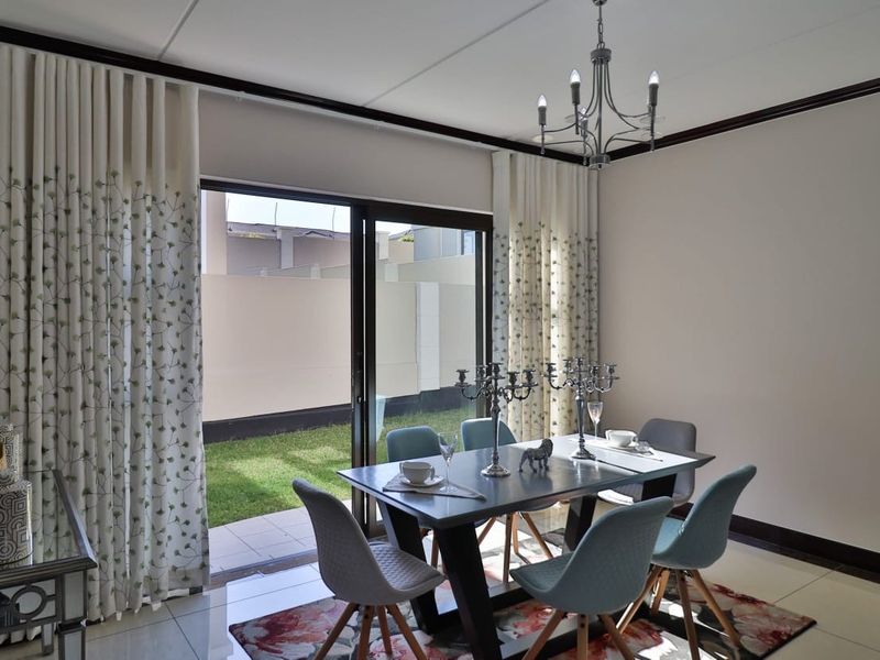 3 Bedroom 2.5 bathroom House For Sale. - Photo 4