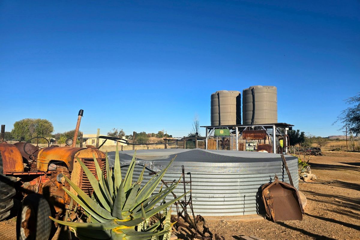 Country Retreat  -Just 35 km from Upington - Photo 3