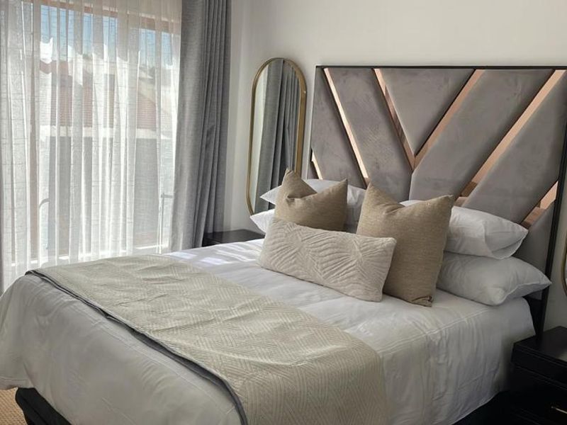 Immaculate Fully Furnished 1-Bedroom Apartment – Ideal for Corporate Rental in Waterfall Heights, Vorna Valley, Midrand - Photo 5