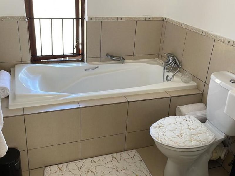 Immaculate Fully Furnished 1-Bedroom Apartment – Ideal for Corporate Rental in Waterfall Heights, Vorna Valley, Midrand - Photo 8