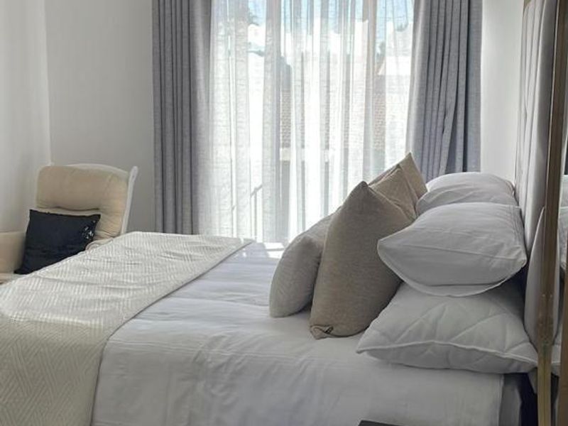 Immaculate Fully Furnished 1-Bedroom Apartment – Ideal for Corporate Rental in Waterfall Heights, Vorna Valley, Midrand - Photo 6