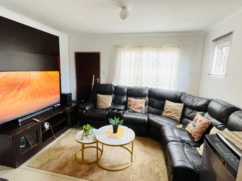 2 Bed House in Alrode South, Alrode for Sale - Photo 7