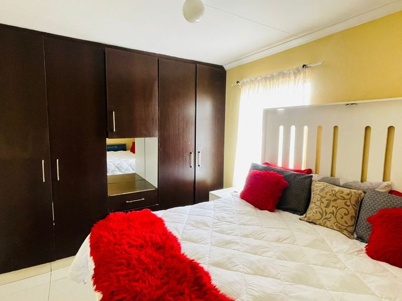 2 Bed House in Alrode South, Alrode for Sale - Photo 3