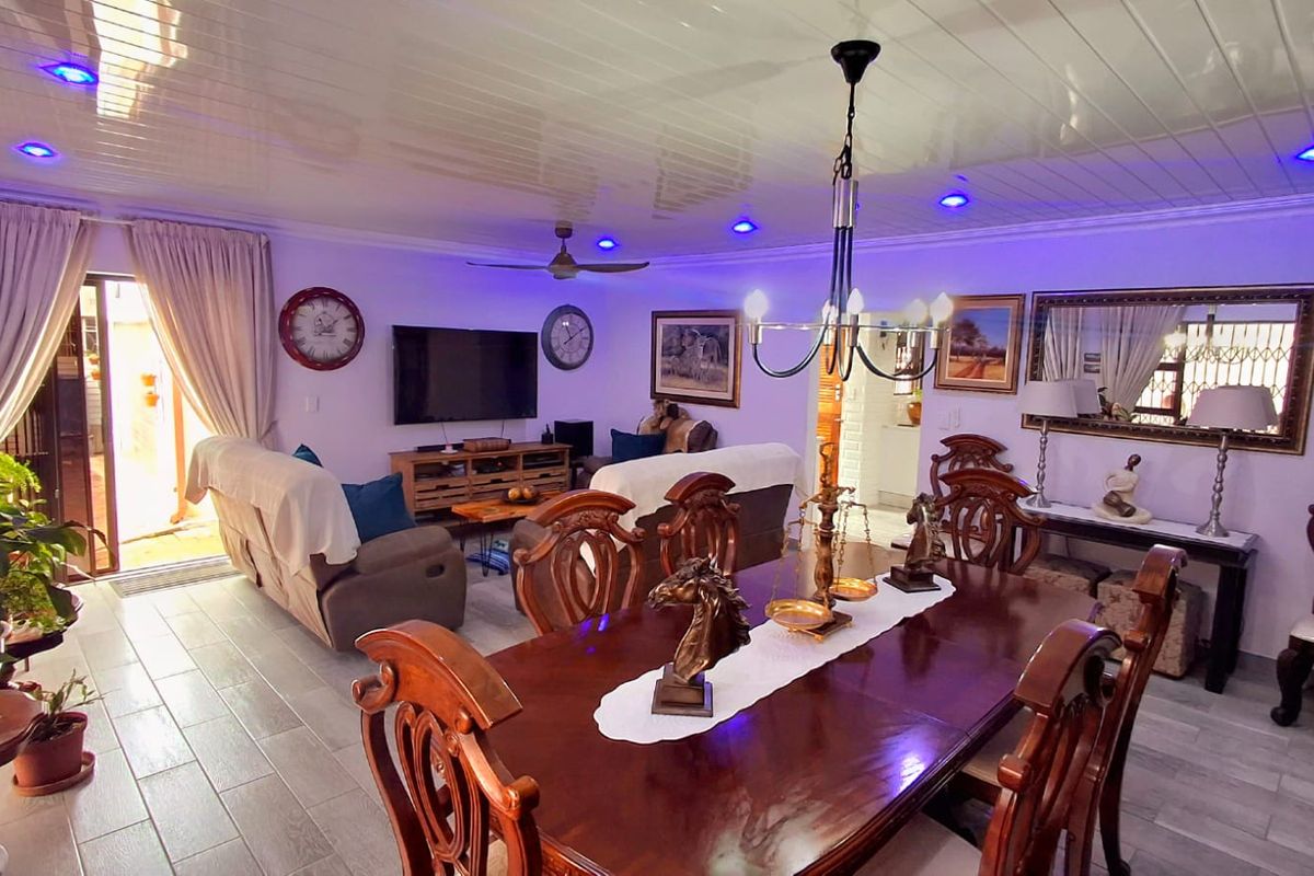 Newley revamp modern 4-bedroom family home with stunning kitchen and entertainment area  - Photo 3