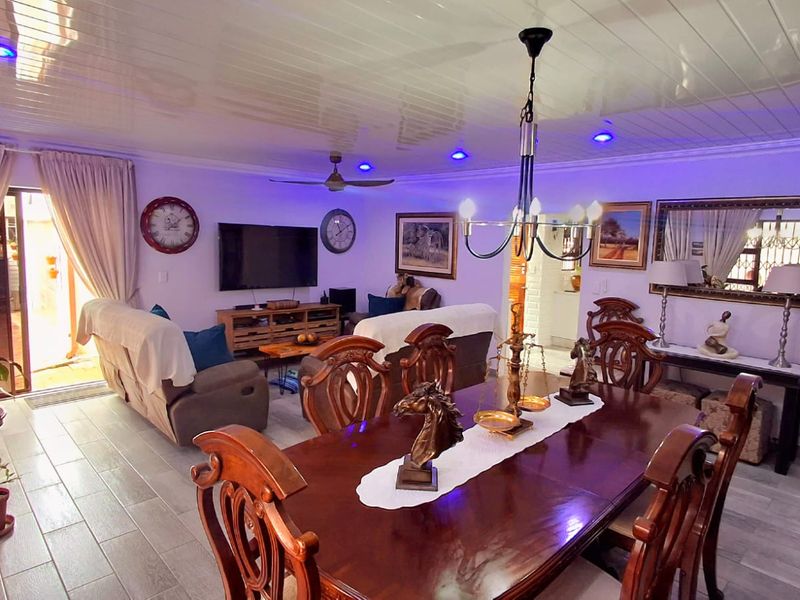 Newley revamp modern 4-bedroom family home with stunning kitchen and entertainment area  - Photo 3