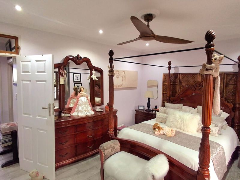 Newley revamp modern 4-bedroom family home with stunning kitchen and entertainment area  - Photo 10