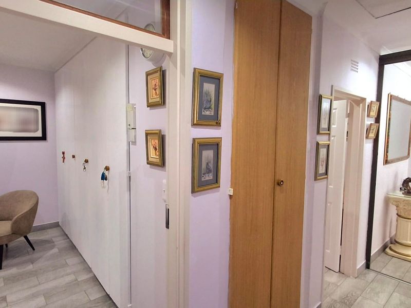 Newley revamp modern 4-bedroom family home with stunning kitchen and entertainment area  - Photo 9