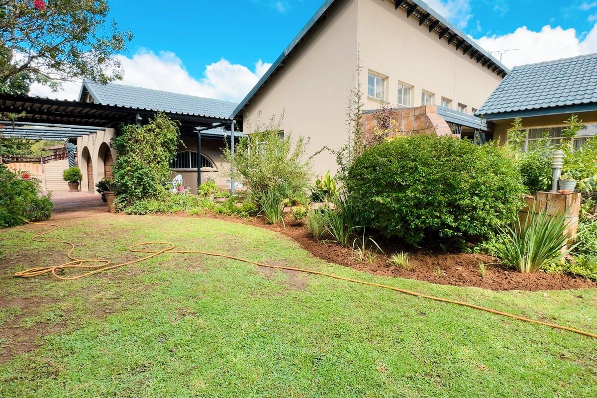 Spacious 3-Bed, 2-Bath with Pool & Flatlet Opportunity in Risiville - Photo 3