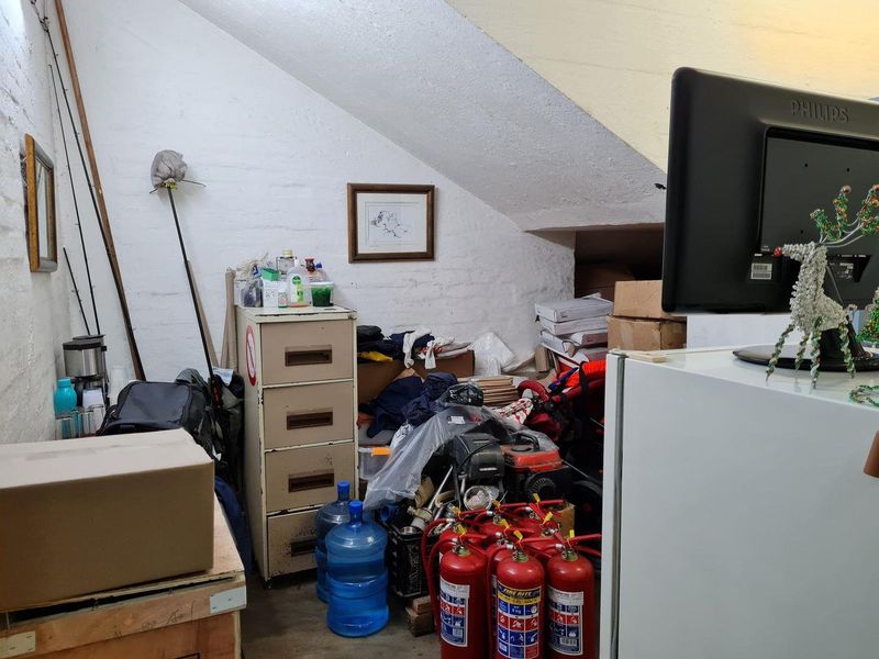 475 m2 Factory available in Jacobs  - Photo 8