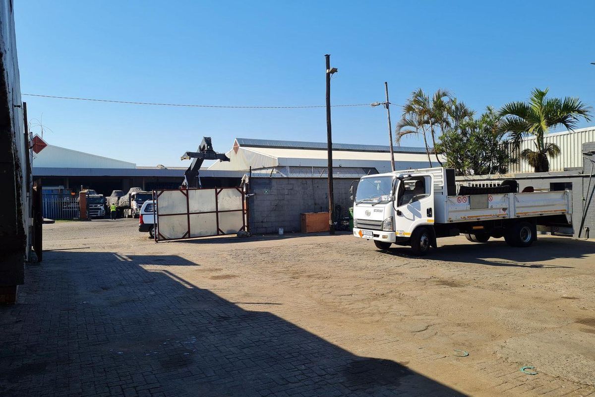 475 m2 Factory available in Jacobs  - Photo 5