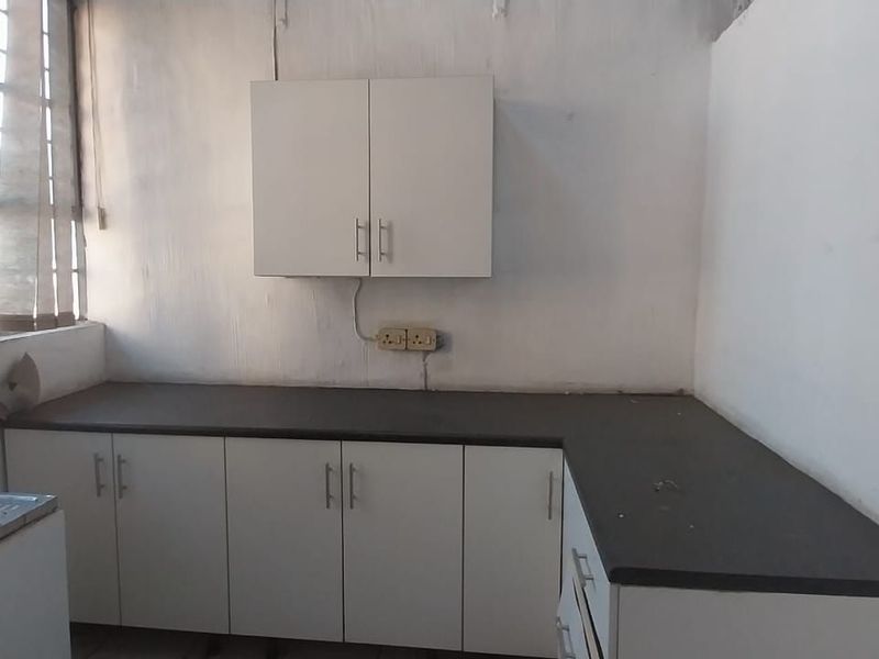 Spacious Industrial Factory in Jacobs Durban - Photo 9