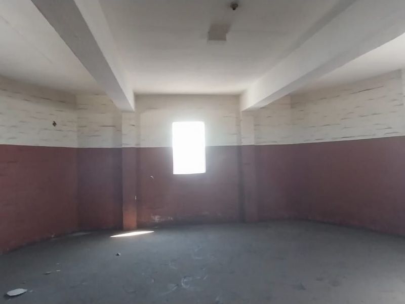 Spacious Industrial Factory in Jacobs Durban - Photo 8