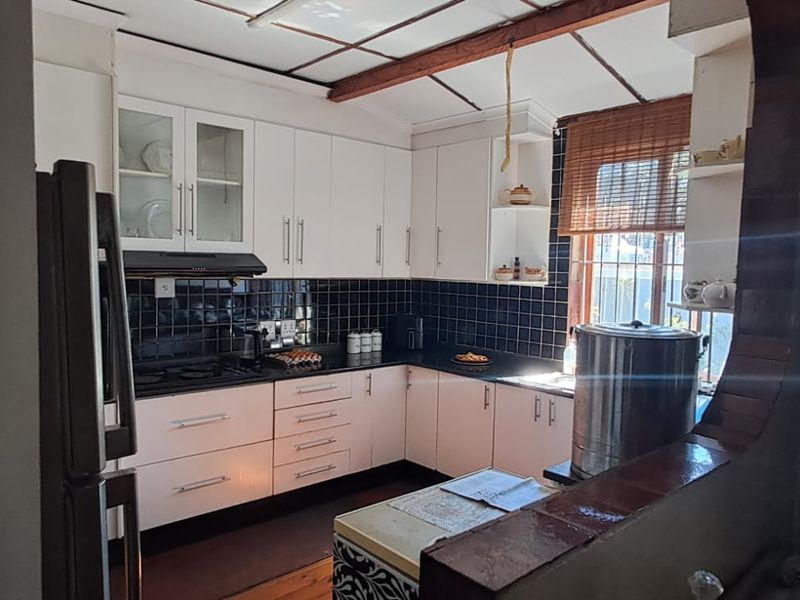 SeaView Charmer with Cottage and Courtyard- SOLE MANDATE! - Photo 5