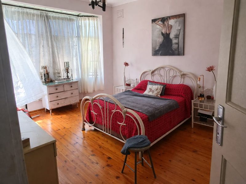 SeaView Charmer with Cottage and Courtyard- SOLE MANDATE! - Photo 9