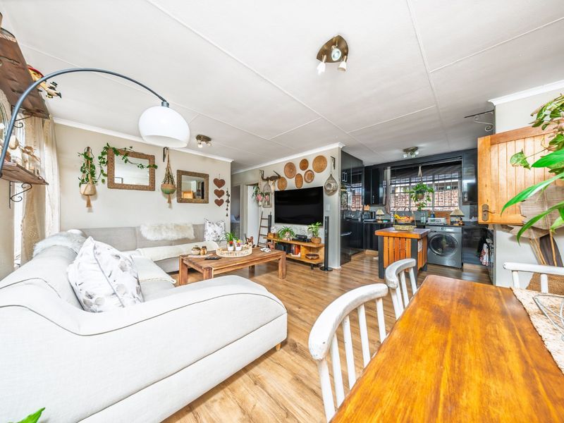 Charming 2 Bedroom Simplex in Sought-After Sherbrooke, Eden Glen - Photo 4