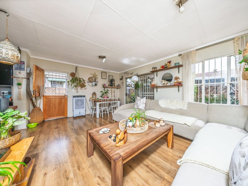 Charming 2 Bedroom Simplex in Sought-After Sherbrooke, Eden Glen - Photo 9