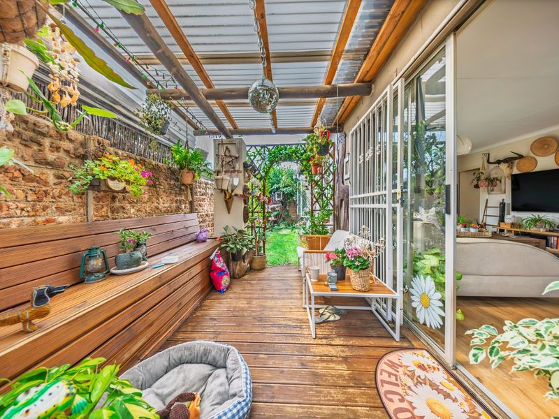 Charming 2 Bedroom Simplex in Sought-After Sherbrooke, Eden Glen - Photo 5