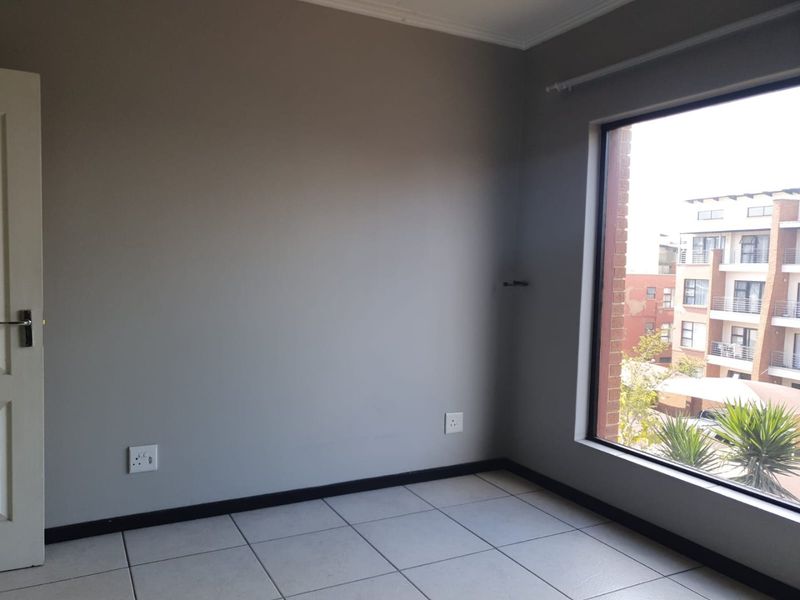 Bright 2 bed apartment in Greenstone Hill  - Photo 6